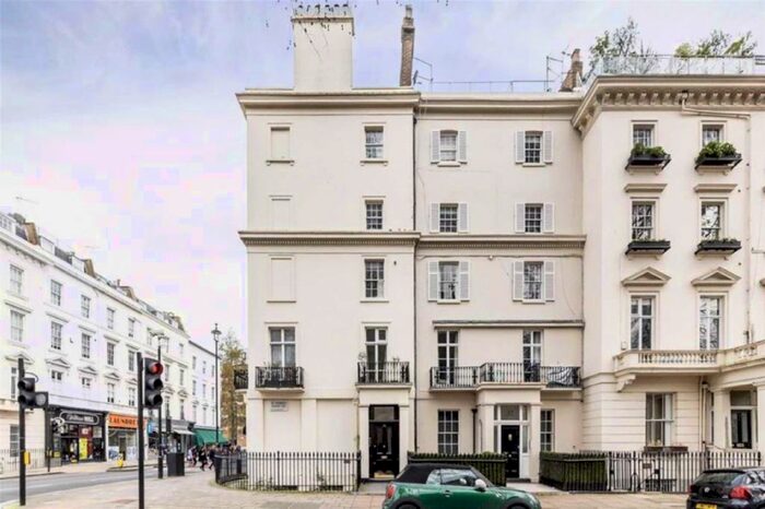 1 Bedroom Flat To Rent In St. Georges Square, London, SW1V