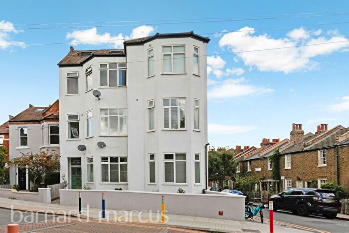 2 Bedroom Flat For Sale In Oakhill Road, London, SW15