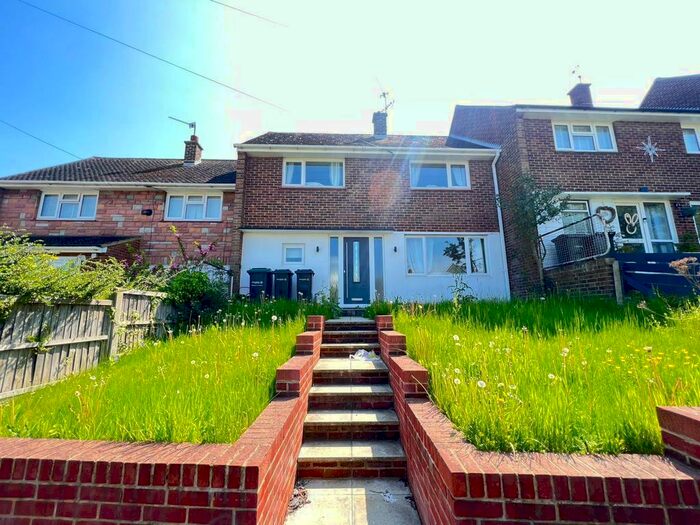 3 Bedroom Terraced House To Rent In Mungo Park Road, Gravesend, DA12