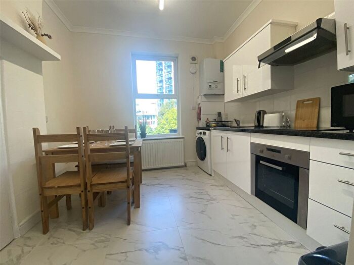 5 Bedroom Flat To Rent In Kew Bridge Road, Brentford, TW8