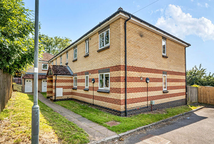 2 Bedroom Apartment For Sale In Braemar Crescent, Bristol, BS7