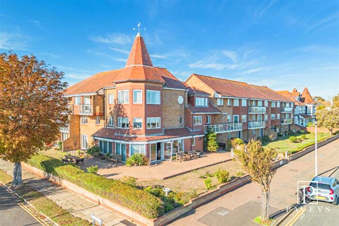 1 Bedroom Flat For Sale In The Esplanade, Frinton-On-Sea, CO13