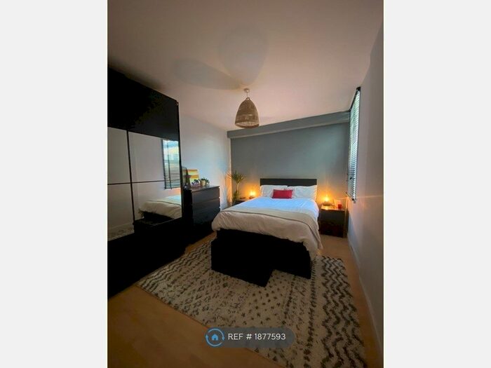 2 Bedroom Flat To Rent In Park View Road, Welling, DA16