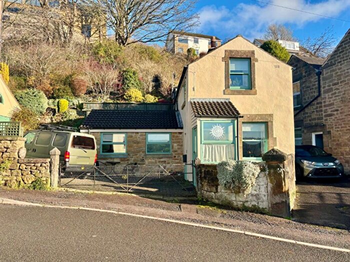 2 Bedroom Cottage For Sale In Hackney Road, Matlock, Derbyshire, DE4