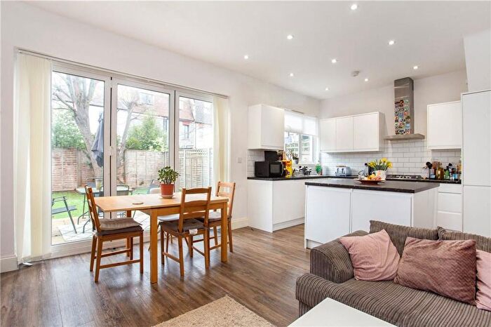 4 Bedroom Terraced House To Rent In Sudbourne Road, London, SW2
