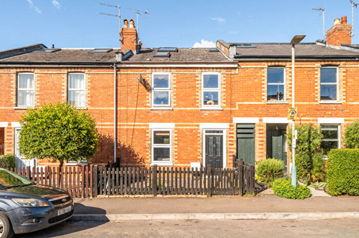 3 Bedroom Terraced House For Sale In Asquith Road, Cheltenham, Gloucestershire, GL53