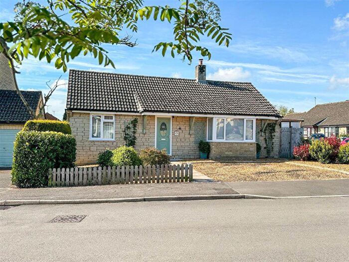 3 Bedroom Detached Bungalow For Sale In Hanks Close, Malmesbury, SN16