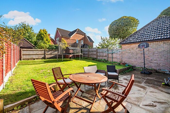 4 Bedroom Detached House For Sale In Bishops Field, Aston Clinton, Bucks, HP22