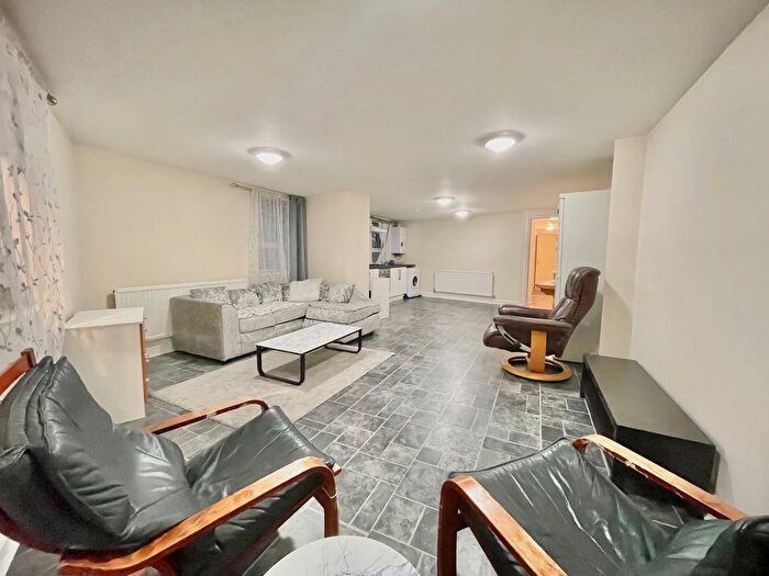 1 Bedroom Flat To Rent In Leeds, LS12