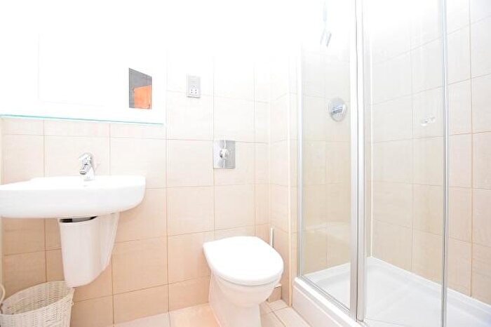 2 Bedroom Apartment To Rent In West One Panorama, Fitzwilliam Street, S1