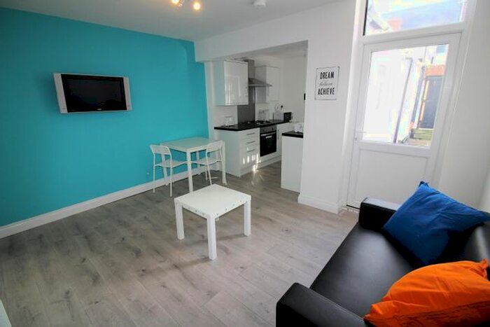2 Bedroom Flat To Rent In Union Street, Middlesbrough, North Yorkshire, TS1