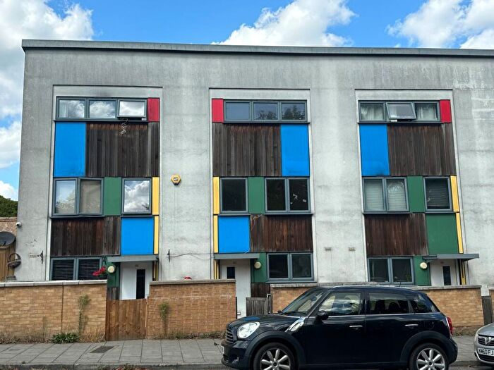 4 Bedroom Town House For Sale In Crown Dale, London, SE19