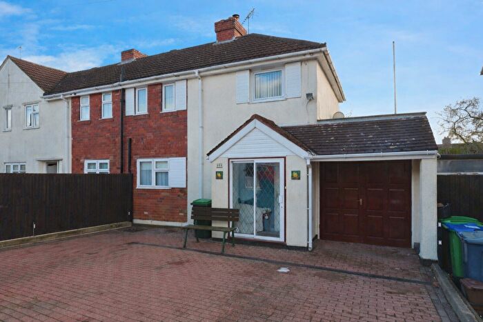 3 Bedroom End Of Terrace House For Sale In City Road, Oldbury, B69