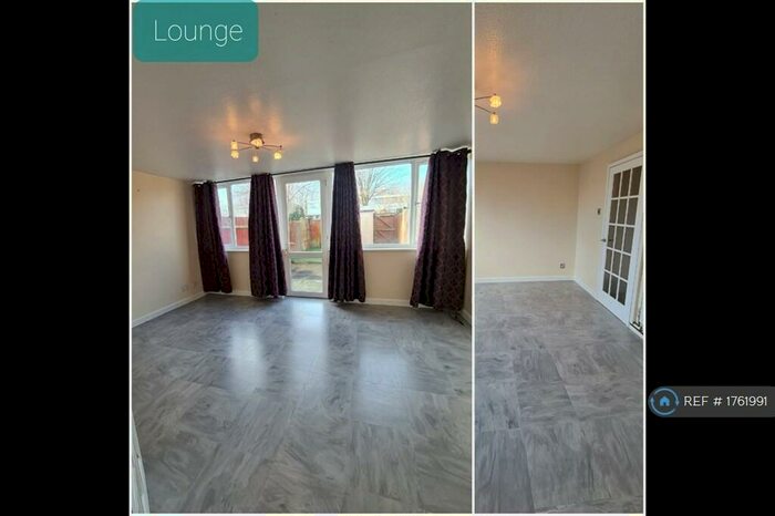 3 Bedroom Terraced House To Rent In Katrine Place, Bletchley, MK2