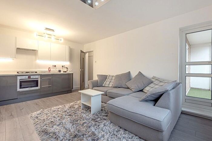 2 Bedroom Flat For Sale In Cassidy Road, Fulham, London, SW6