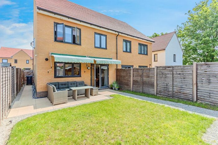 3 Bedroom Semi-Detached House For Sale In Brickearth Mews, Faversham, ME13