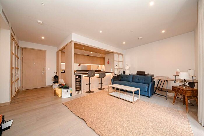 2 Bedroom Apartment To Rent In Legacy Building, Viaduct Gardens, London, SW11