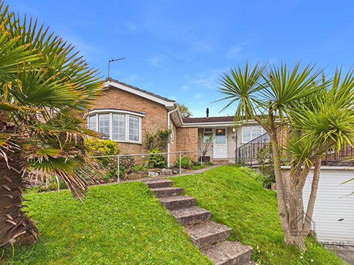 3 Bedroom Bungalow For Sale In Hounster Drive, Millbrook, PL10