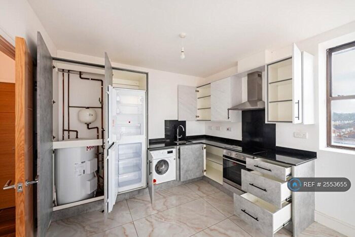 1 Bedroom Flat To Rent In Farnsby Street, Swindon, SN1