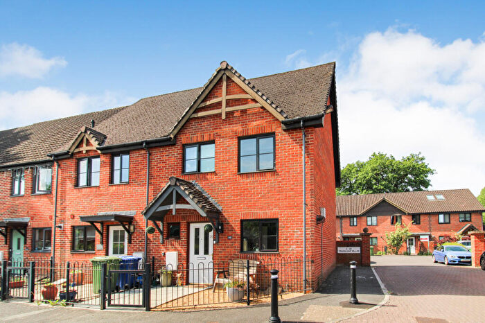 3 Bedroom End Of Terrace House For Sale In Trafalgar Villas, Brownsover Road, Farnborough, GU14