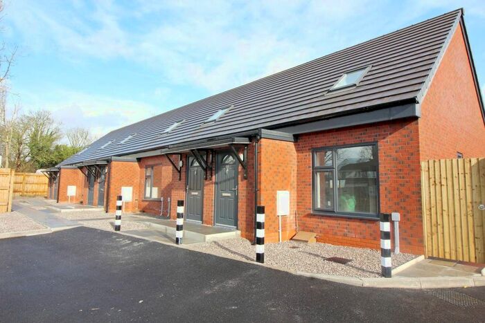 2 Bedroom Mews To Rent In Hillside Crescent, Bury, BL9