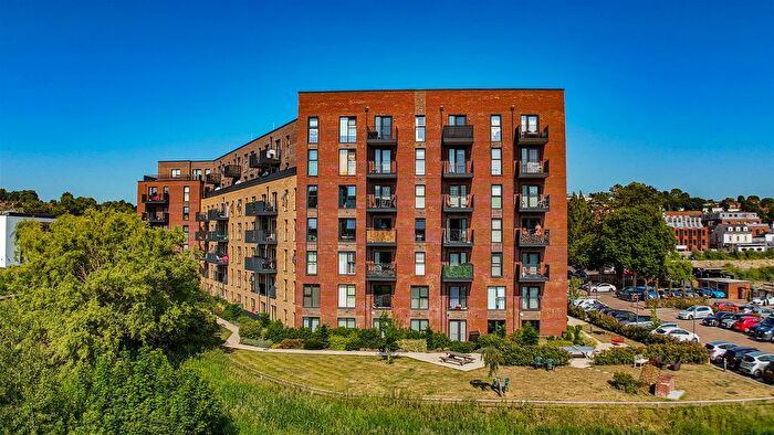 2 Bedroom Flat For Sale In Dacorum Way, Hemel Hempstead, HP1