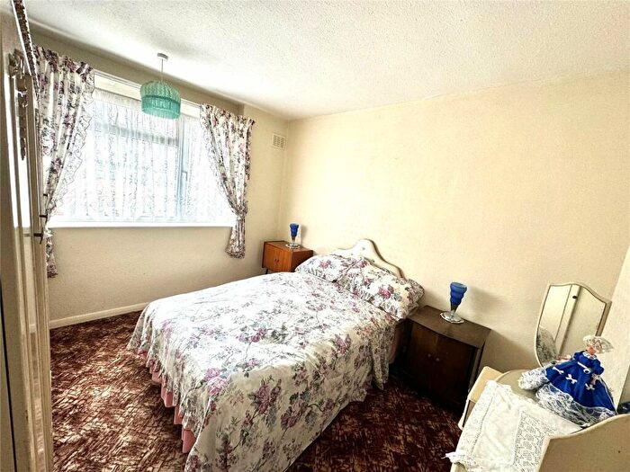 3 Bedroom Semi-Detached House For Sale In Yewdale Crescent, Coventry, West Midlands, CV2