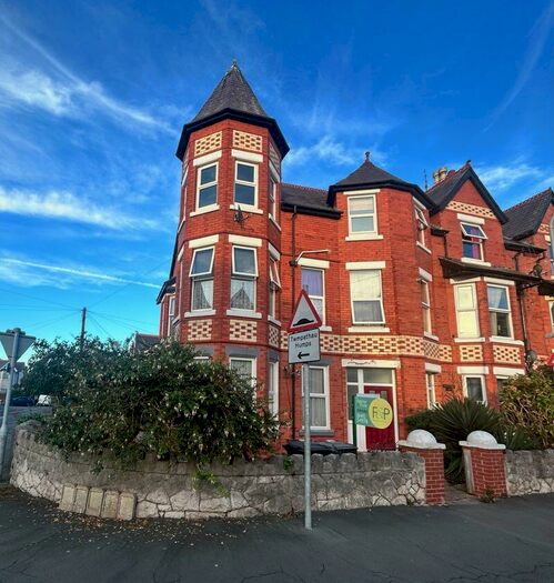 3 Bedroom Flat For Sale In Greenfield Road, Colwyn Bay, LL29