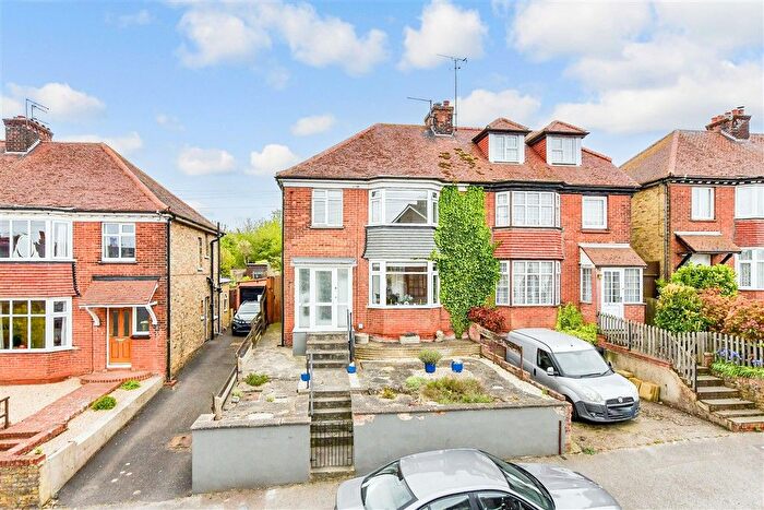 3 Bedroom Semi Detached House For Sale In College Road, Margate, Kent, CT9