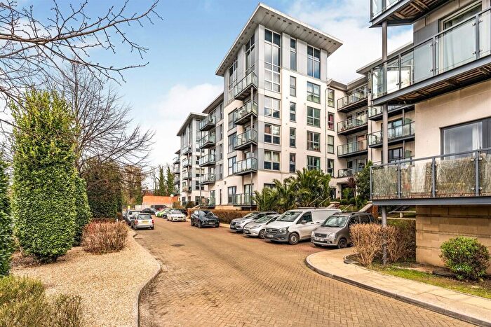 2 Bedroom Apartment For Sale In Mckenzie Court, Maidstone, ME14