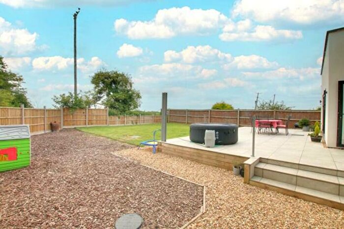 4 Bedroom Detached Bungalow For Sale In The Nest, Pondersbridge, PE26