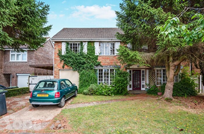 4 Bedroom Detached House For Sale In Blenheim Close, Meopham, DA13