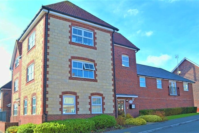 2 Bedroom Flat To Rent In Pulborough, West Sussex, RH20