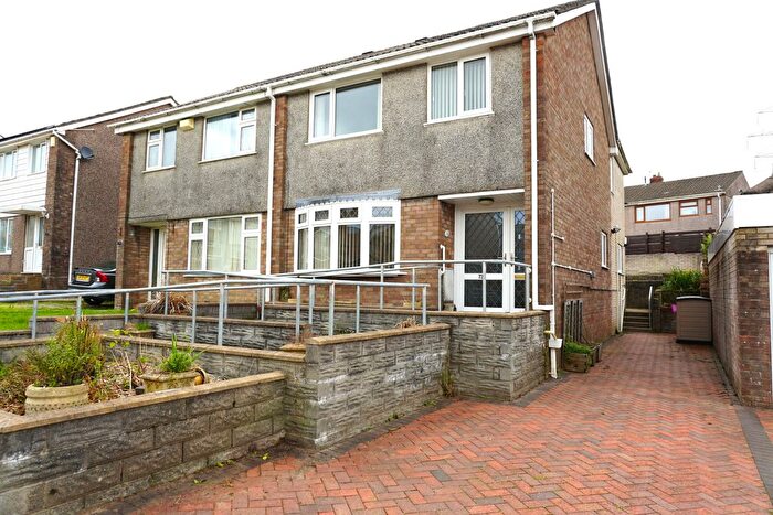 3 Bedroom Semi-Detached Bungalow For Sale In Rhodfa Fadog, Cwmrhydyceirw, Swansea, SA6