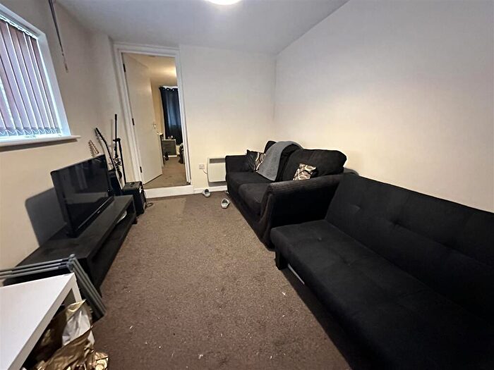 1 Bedroom Flat To Rent In Broad Street, Staple Hill, BS16
