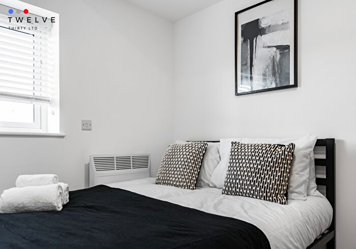 Studio To Rent In Carmichael Road, London, SE25