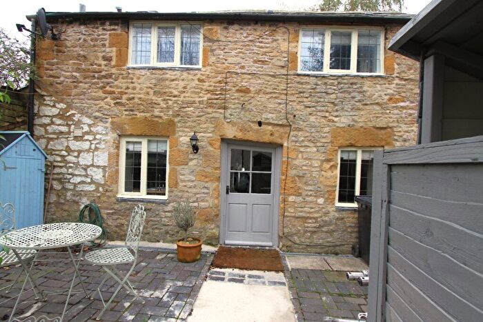 2 Bedroom Cottage To Rent In High Street, Moreton In Marsh, GL56