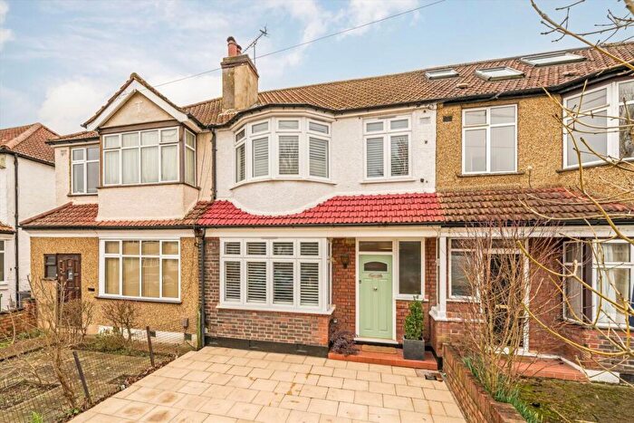3 Bedroom House For Sale In Cranborne Avenue, Surbiton, KT6