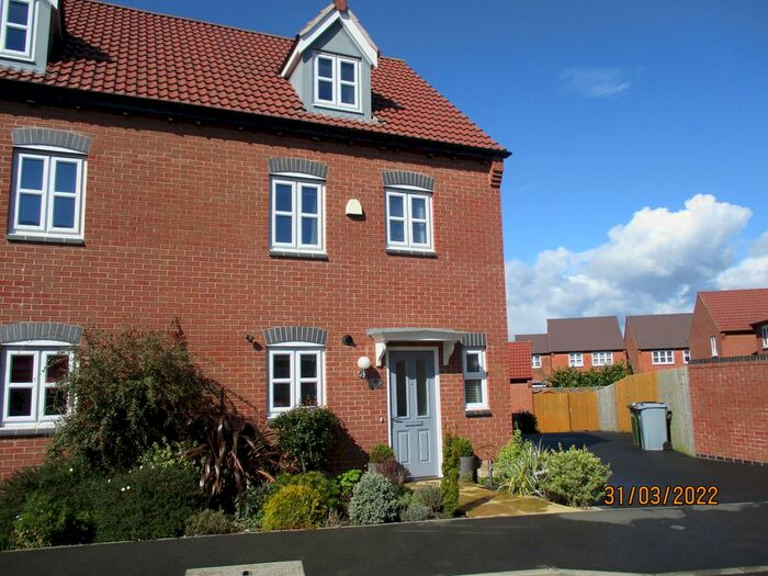 4 Bedroom Semi-Detached House To Rent In Goodwood Road, Barleythorpe, LE15