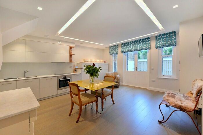 1 Bedroom Flat To Rent In Kennington Lane, Vauxhall, SE11