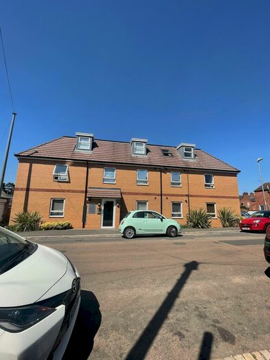 2 Bedroom Apartment To Rent In Ruskin Road, Northampton, NN2