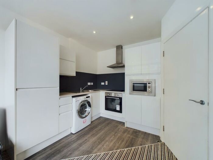 1 Bedroom Apartment To Rent In Centre Court, Paragon Street, HU1