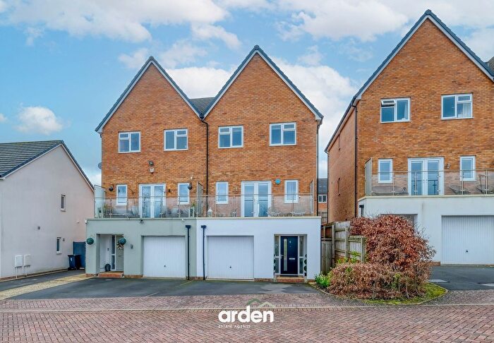 3 Bedroom Semi Detached House For Sale In Payton Street, Cofton Hackett, B45