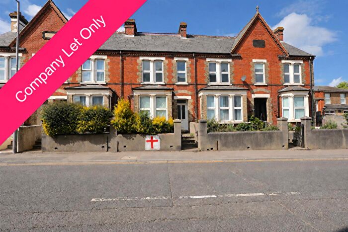 6 Bedroom House To Rent In Canterbury Street, Gillingham, ME7