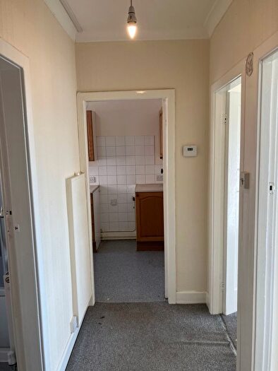 1 Bedroom Flat To Rent In Regal Parade, Croossgates, LS15