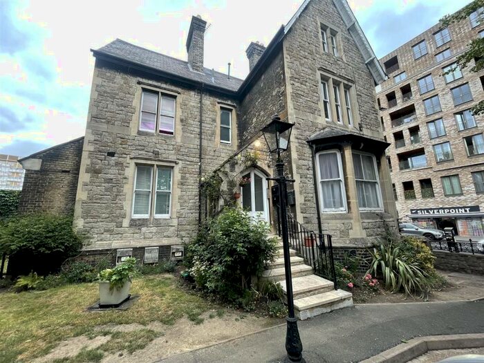 2 Bedroom Apartment To Rent In St James Court, Fore Street, Edmonton, N18