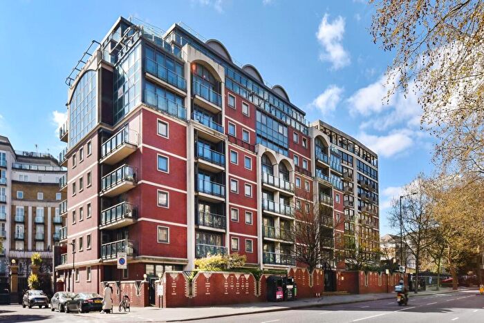 2 Bedroom Flat For Sale In Park Road, Regents Park, London, NW8