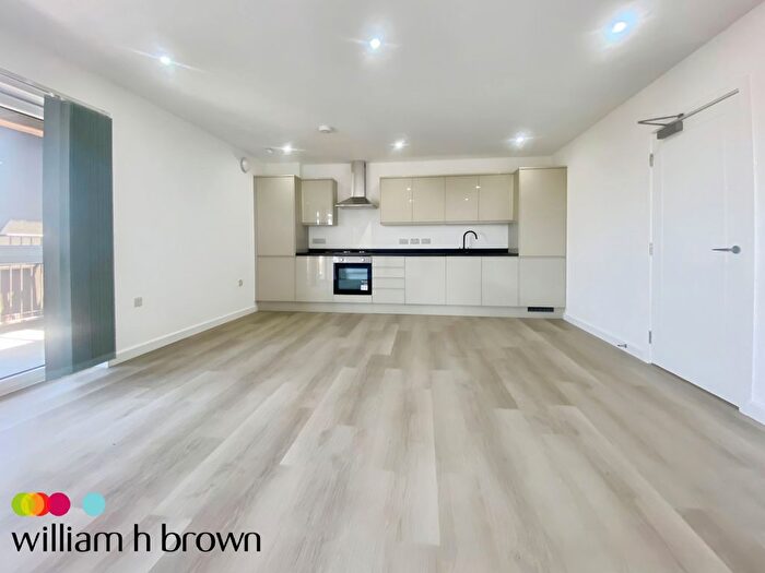 2 Bedroom Flat To Rent In High Road, Romford, RM6