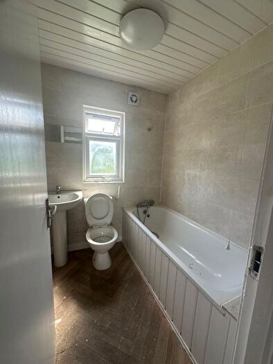 4 Bedroom Terraced House To Rent In Alderman Avenue, Barking, IG11