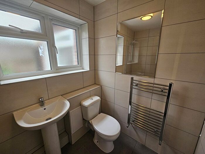 1 Bedroom Flat For Sale In Chesterfield Avenue, Benfleet, SS7